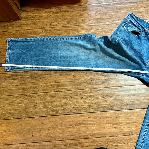 Levi's Women's 505 Straight Leg Denim Jeans, 12 - Picture 9 of 11